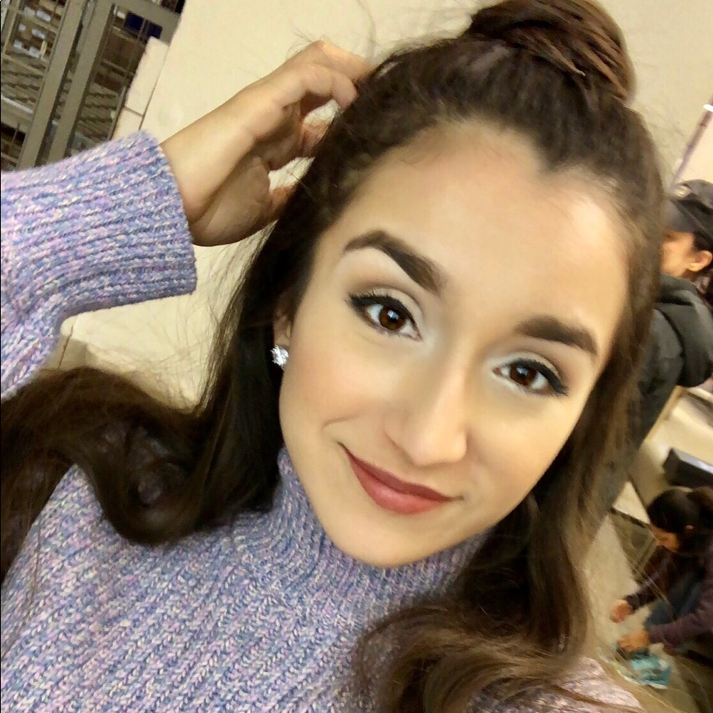 Meet your Posher, Stefanie